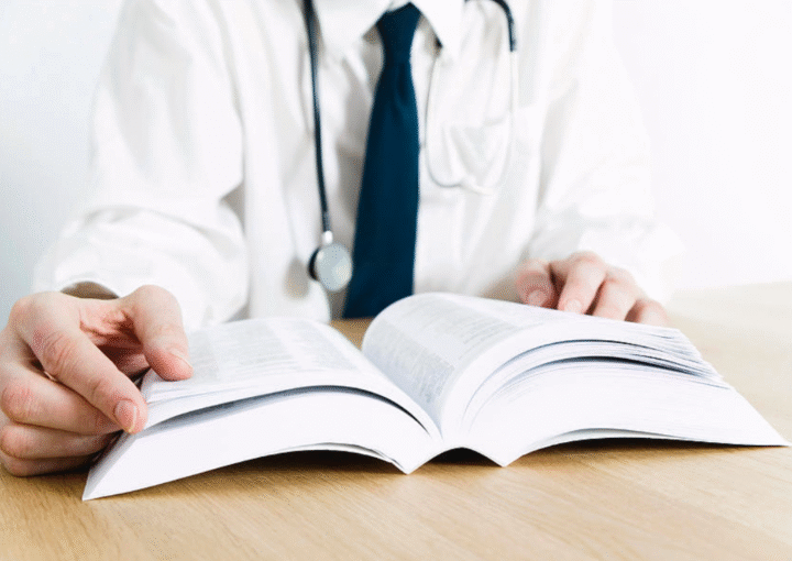 Sách tiếng Anh chuyên ngành Y khoa cùng Acamedic English